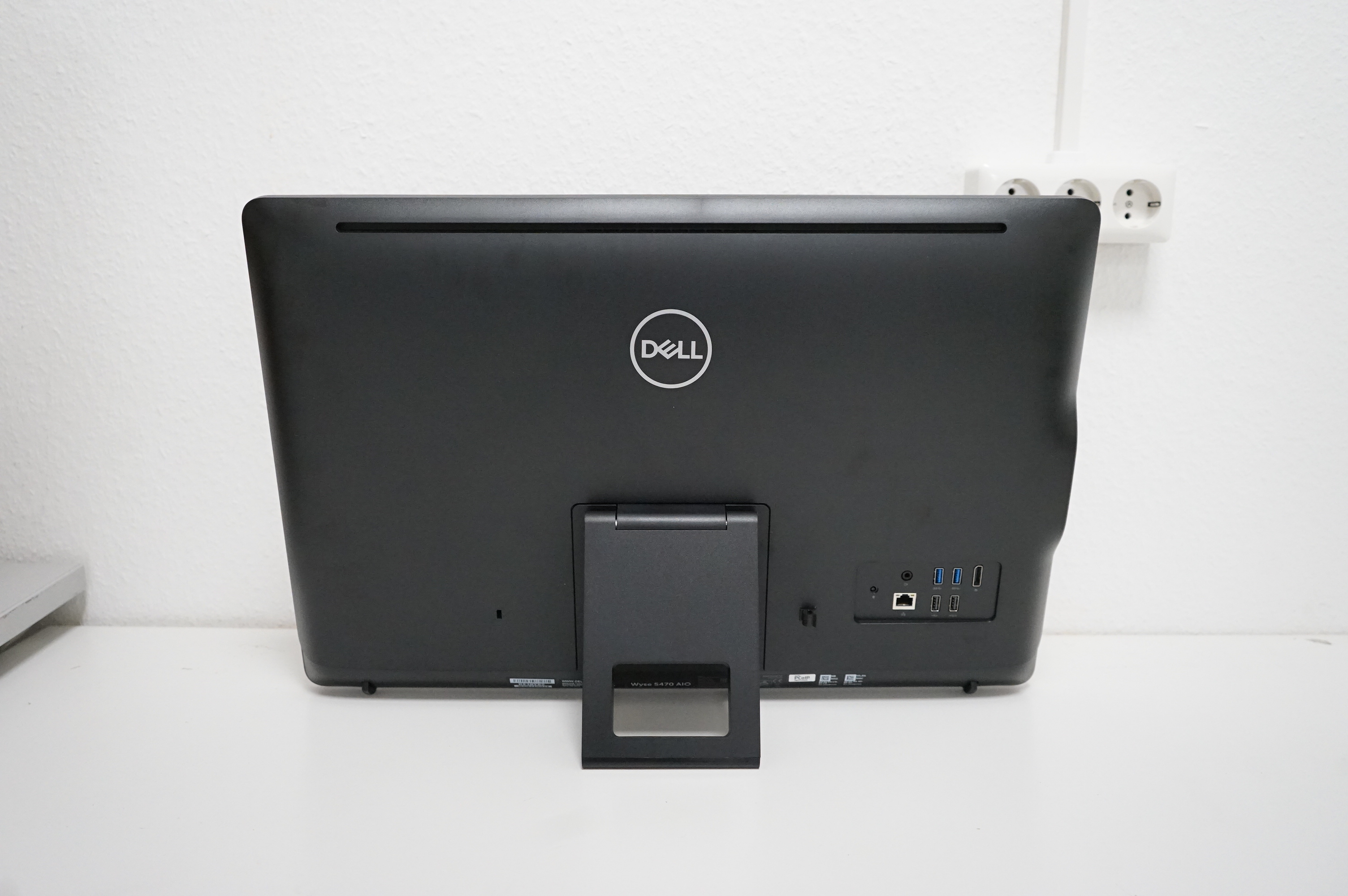 Dell 5470 All-in-One Thin Client Celeron J4105 32GB Flash 4GB RAM 24" ThinOS Dell 5470 All-in-One Thin Client Celeron J4105 32GB Flash 4GB RAM 24" ThinOS