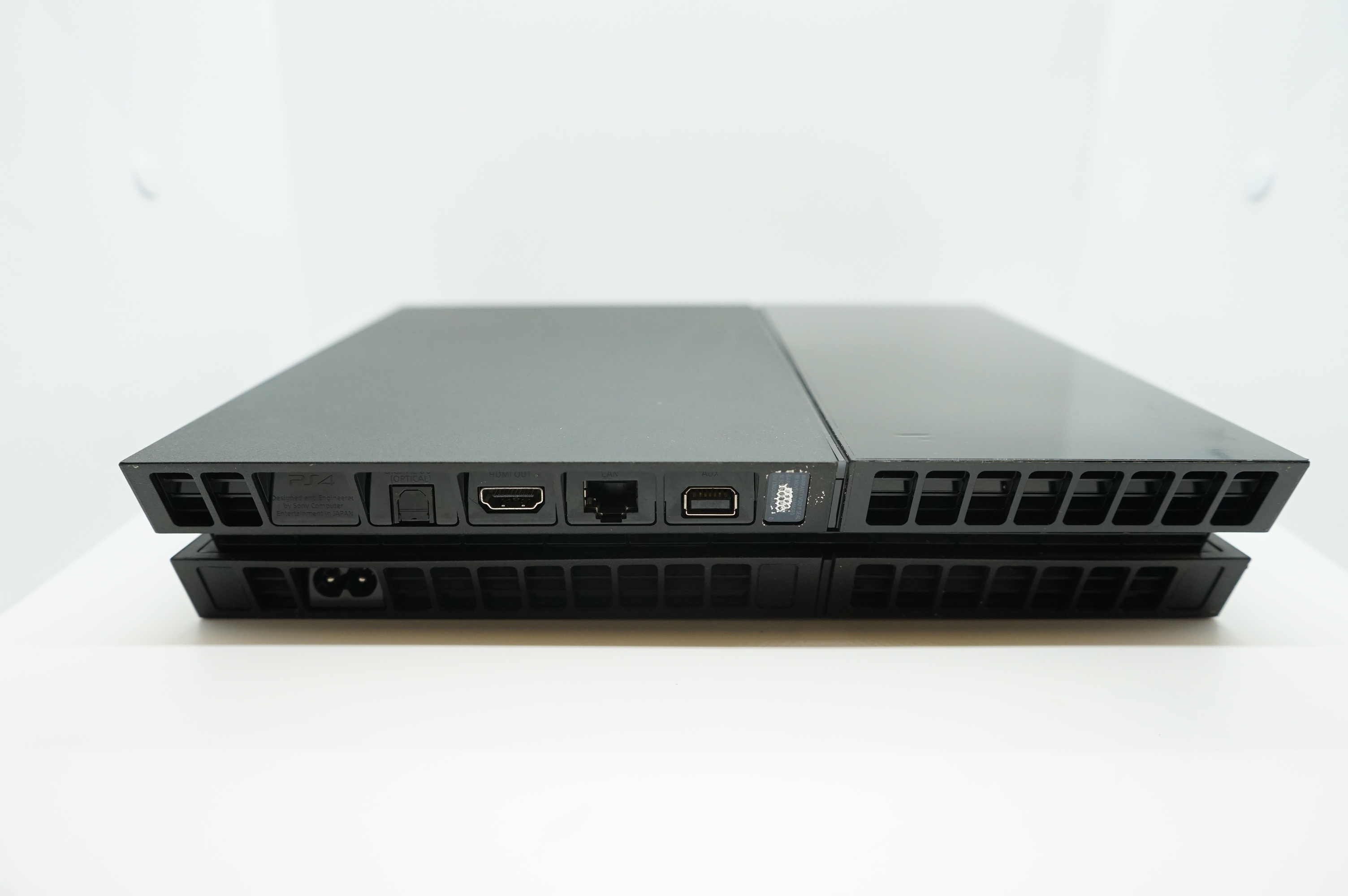 Sony Playstation 4 CUH-1004A 500GB Konsole DEFEKT für Bastler Sony Playstation 4 CUH-1004A 500GB Konsole DEFEKT für Bastler
