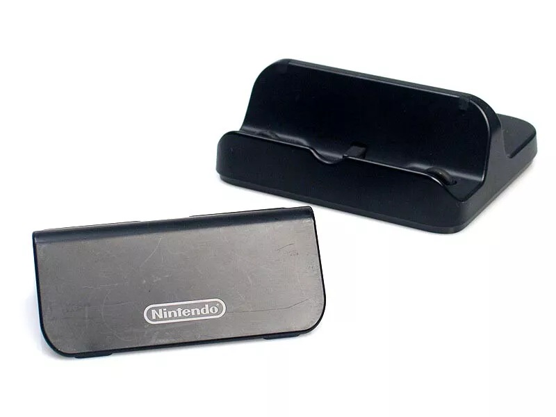 Nintendo Wii U Gamepad Ladestation WUP-014 + Standfußhalter WUP-016